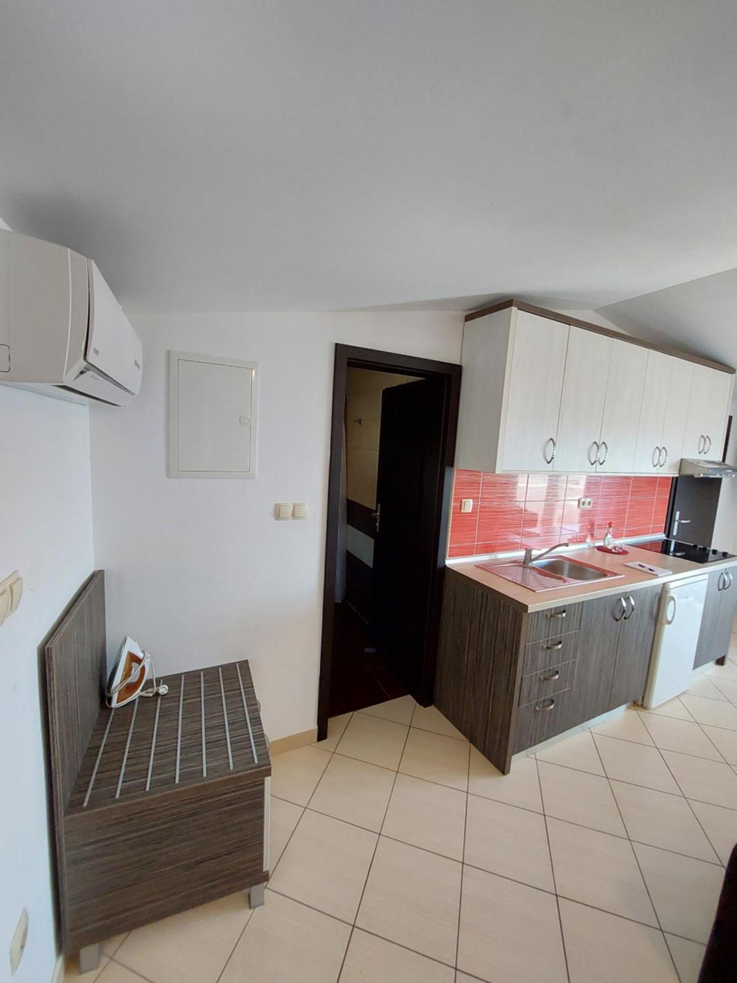 Holiday Baška Voda Habitación foto